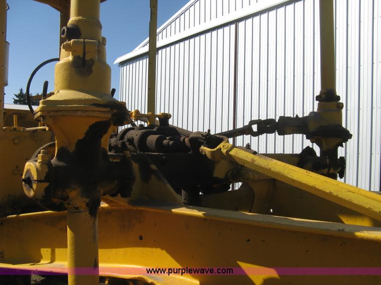 image for item B8308 Caterpillar 10 motor grader