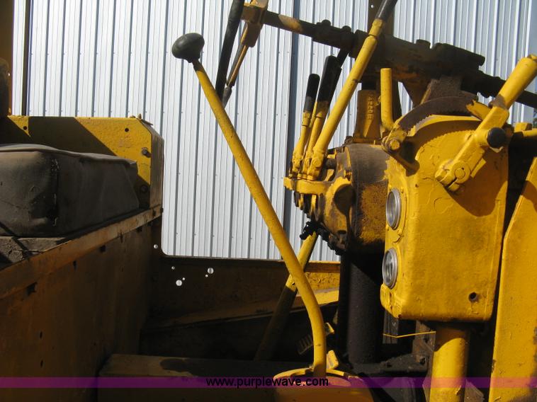 image for item B8308 Caterpillar 10 motor grader