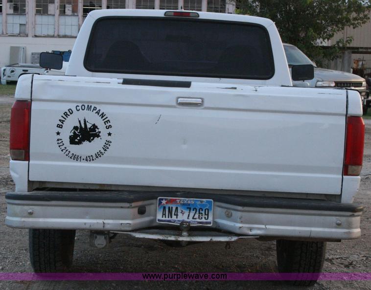 image for item C3582 1996 Ford F250 XL pickup truck