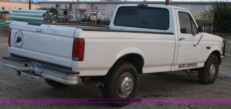 image for item C3582 1996 Ford F250 XL pickup truck
