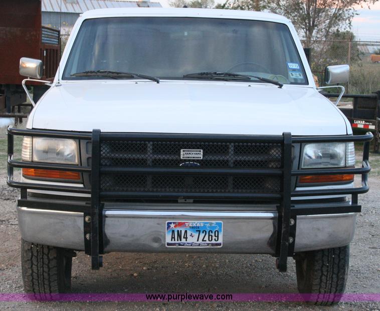 image for item C3582 1996 Ford F250 XL pickup truck