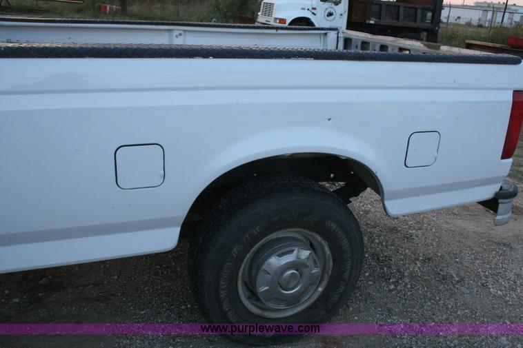 image for item C3582 1996 Ford F250 XL pickup truck