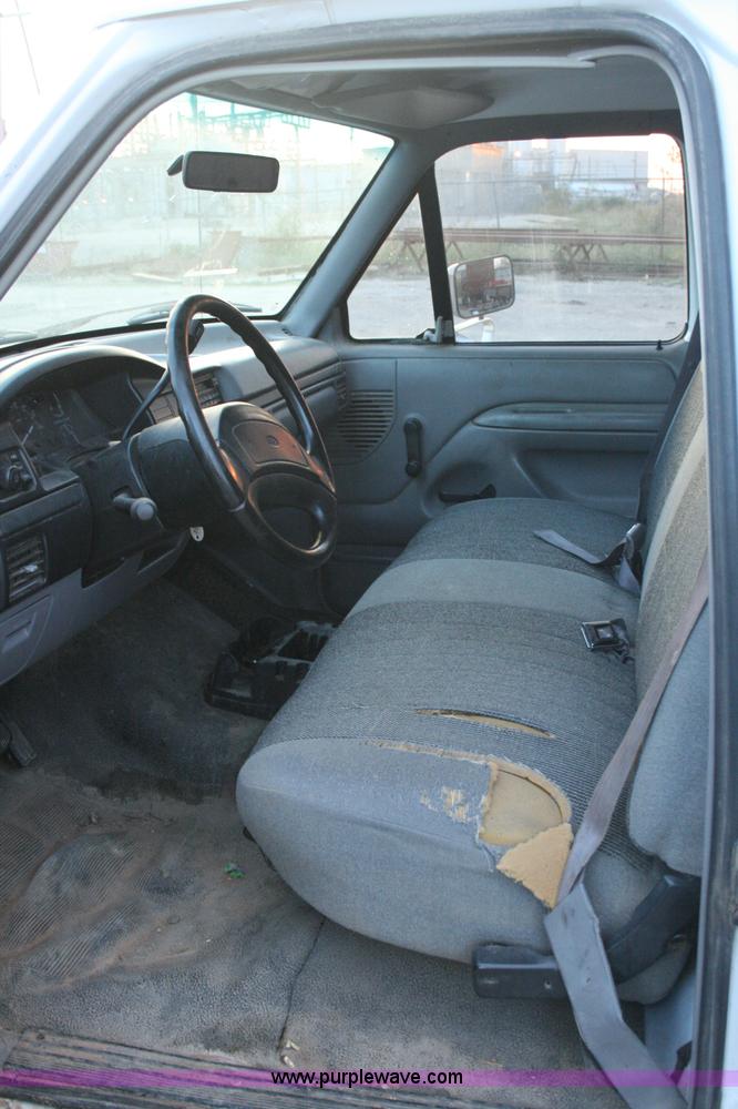 image for item C3582 1996 Ford F250 XL pickup truck