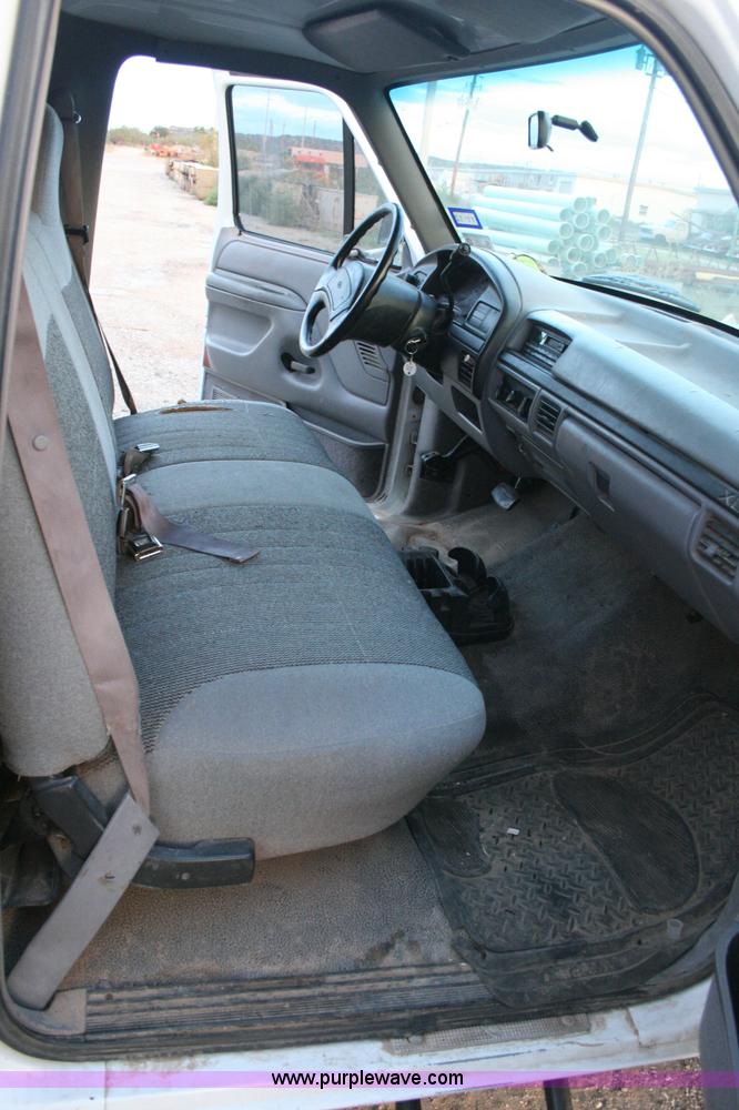 image for item C3582 1996 Ford F250 XL pickup truck