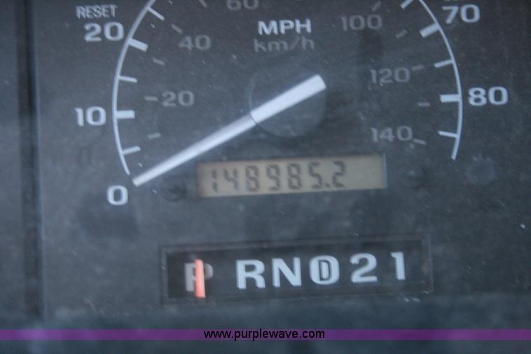 image for item C3582 1996 Ford F250 XL pickup truck