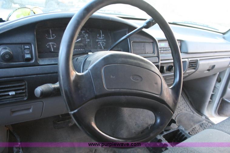 image for item C3582 1996 Ford F250 XL pickup truck