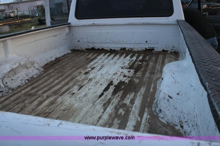 image for item C3582 1996 Ford F250 XL pickup truck