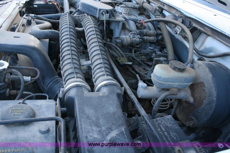 image for item C3582 1996 Ford F250 XL pickup truck