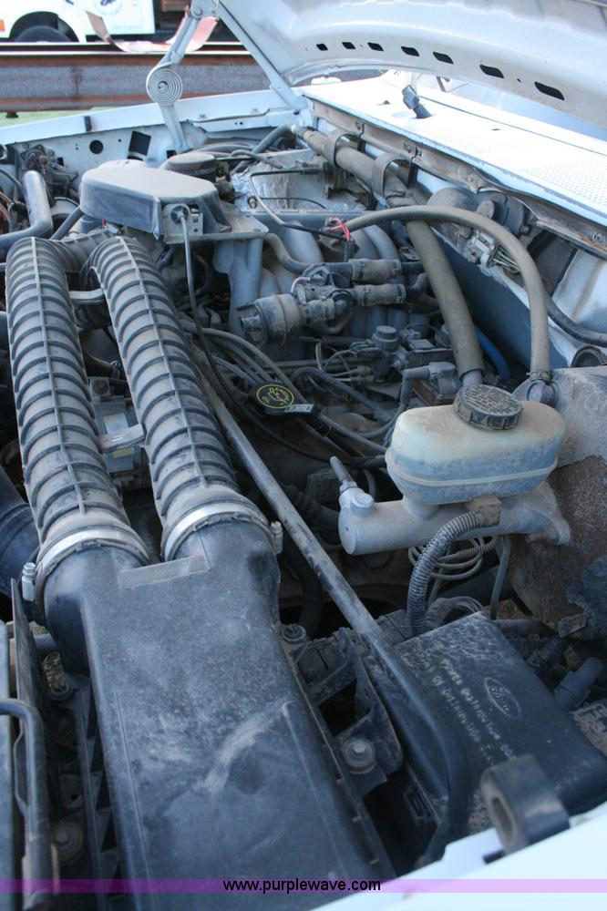 image for item C3582 1996 Ford F250 XL pickup truck