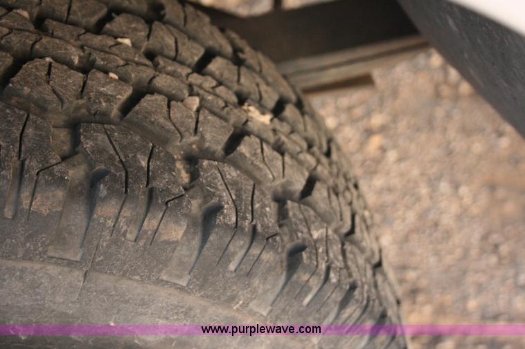 image for item C3582 1996 Ford F250 XL pickup truck