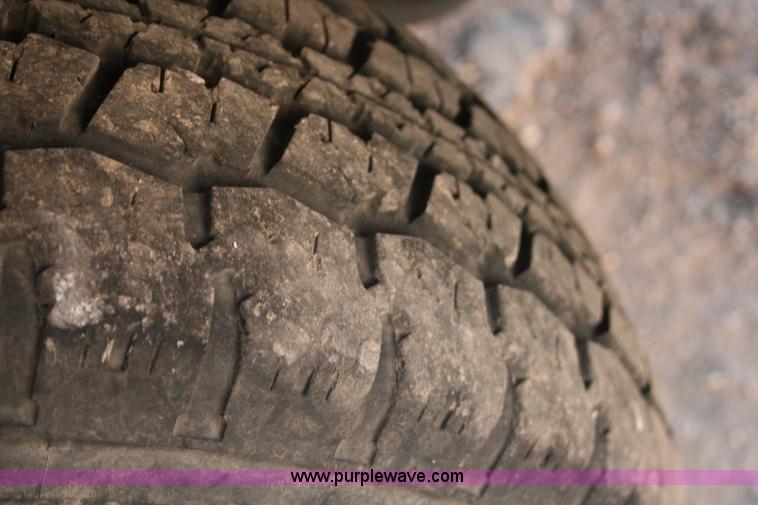 image for item C3582 1996 Ford F250 XL pickup truck