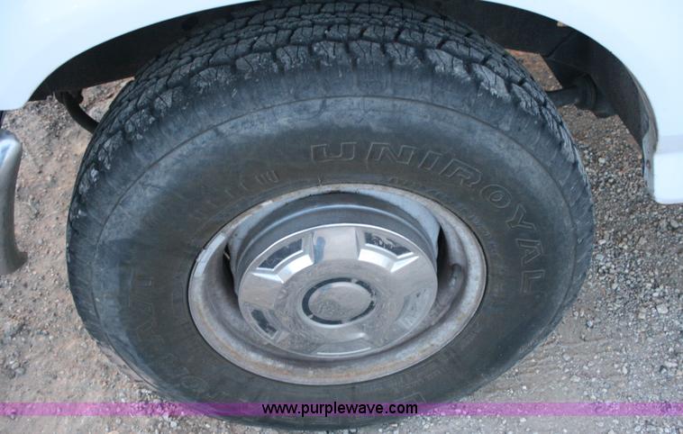 image for item C3582 1996 Ford F250 XL pickup truck