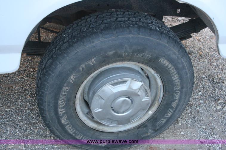 image for item C3582 1996 Ford F250 XL pickup truck