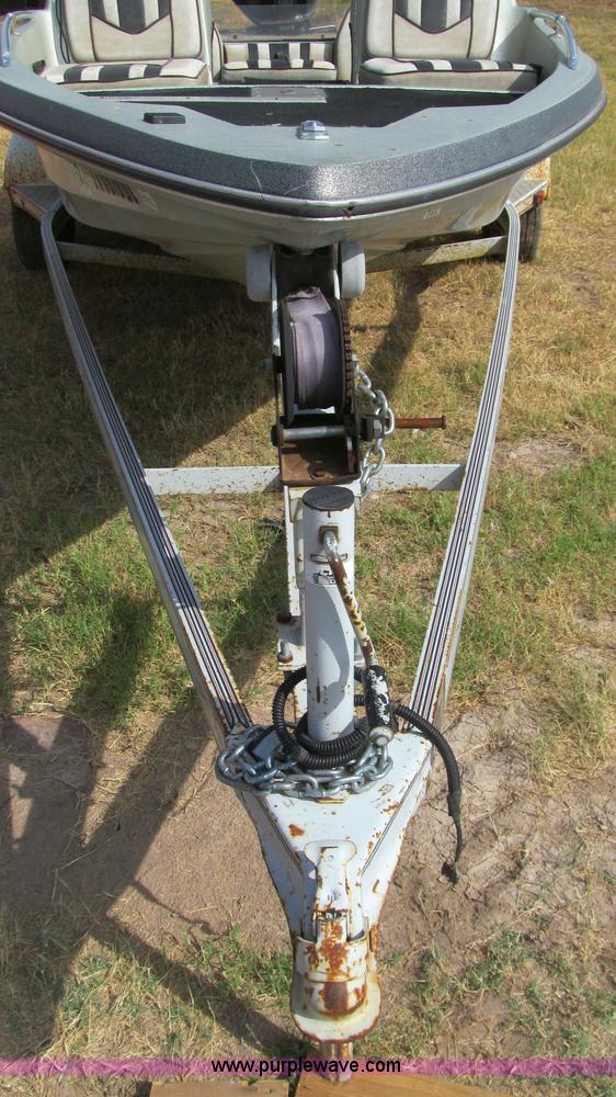 image for item C3583 1987 Thunderbolt bass boat and trailer