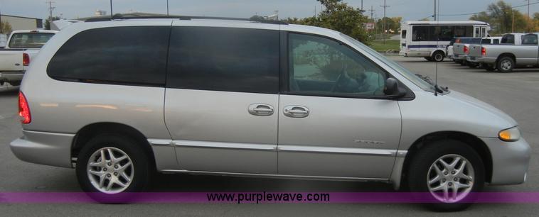 image for item D4807 2000 Dodge Grand Caravan Sport mini van