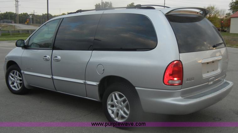image for item D4807 2000 Dodge Grand Caravan Sport mini van