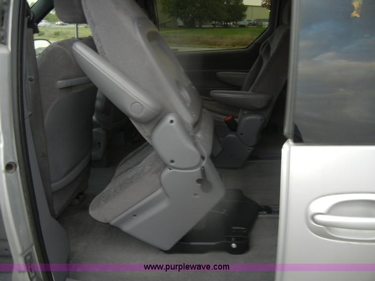 image for item D4807 2000 Dodge Grand Caravan Sport mini van