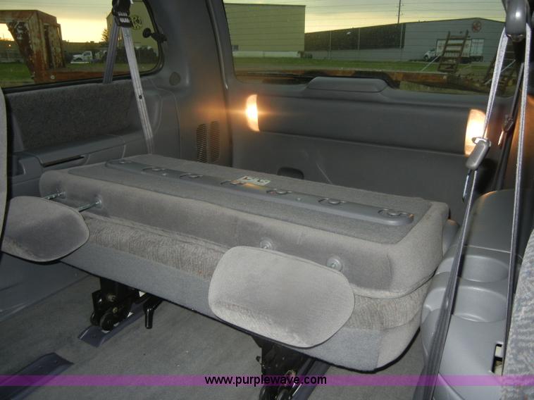 image for item D4807 2000 Dodge Grand Caravan Sport mini van