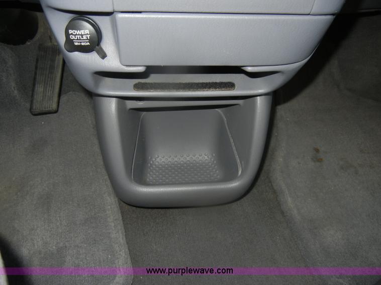 image for item D4807 2000 Dodge Grand Caravan Sport mini van