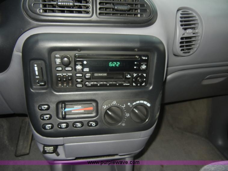 image for item D4807 2000 Dodge Grand Caravan Sport mini van