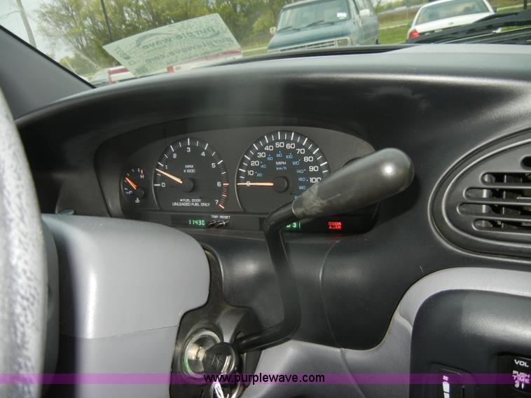 image for item D4807 2000 Dodge Grand Caravan Sport mini van