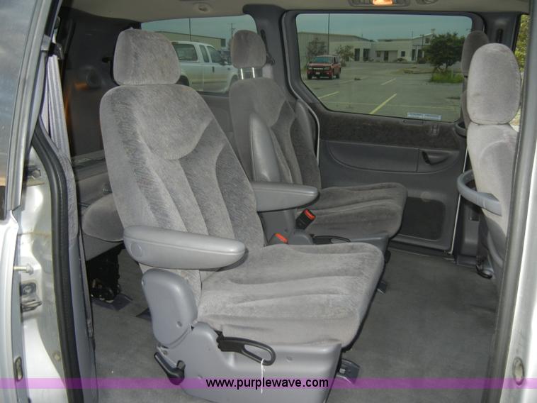 image for item D4807 2000 Dodge Grand Caravan Sport mini van