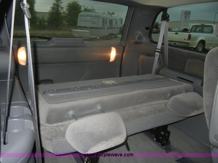 image for item D4807 2000 Dodge Grand Caravan Sport mini van