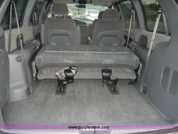 image for item D4807 2000 Dodge Grand Caravan Sport mini van