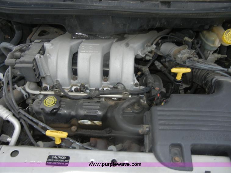 image for item D4807 2000 Dodge Grand Caravan Sport mini van