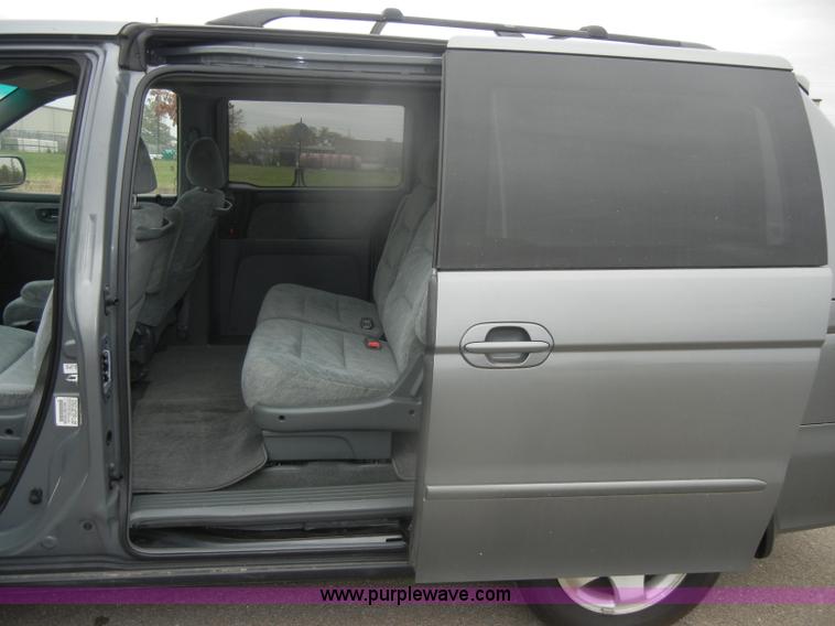 image for item D4809 2000 Honda Odyssey EX mini van