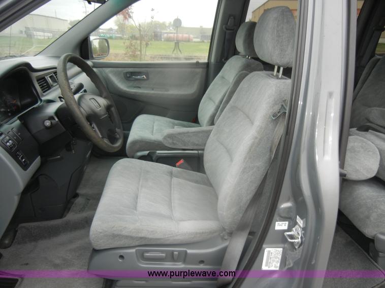 image for item D4809 2000 Honda Odyssey EX mini van