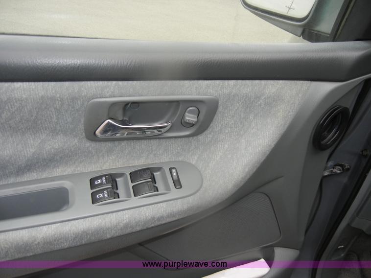 image for item D4809 2000 Honda Odyssey EX mini van