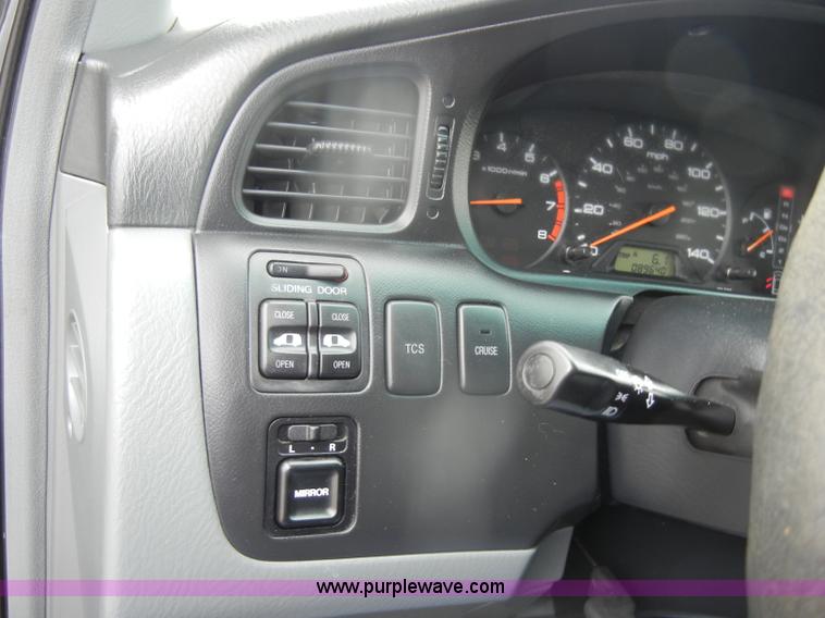 image for item D4809 2000 Honda Odyssey EX mini van