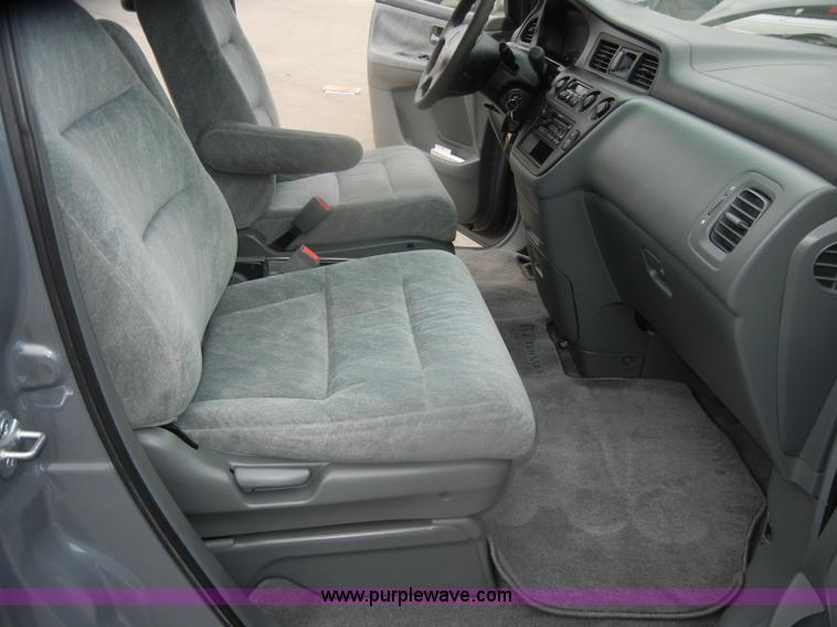 image for item D4809 2000 Honda Odyssey EX mini van