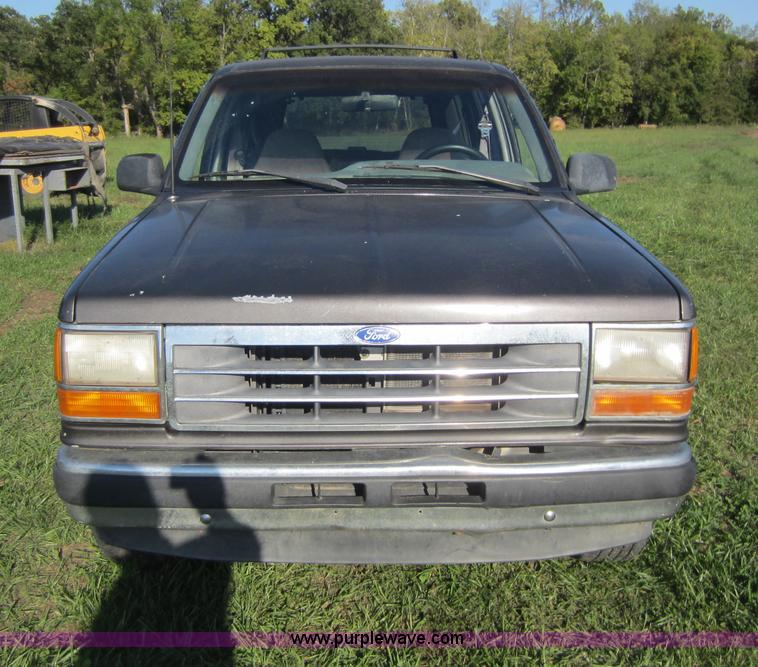 image for item D5677 1991 Ford Explorer SUV