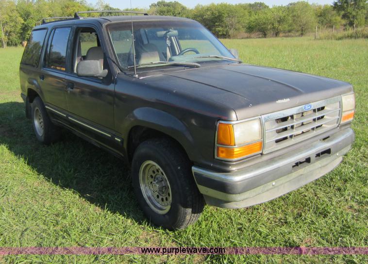 image for item D5677 1991 Ford Explorer SUV