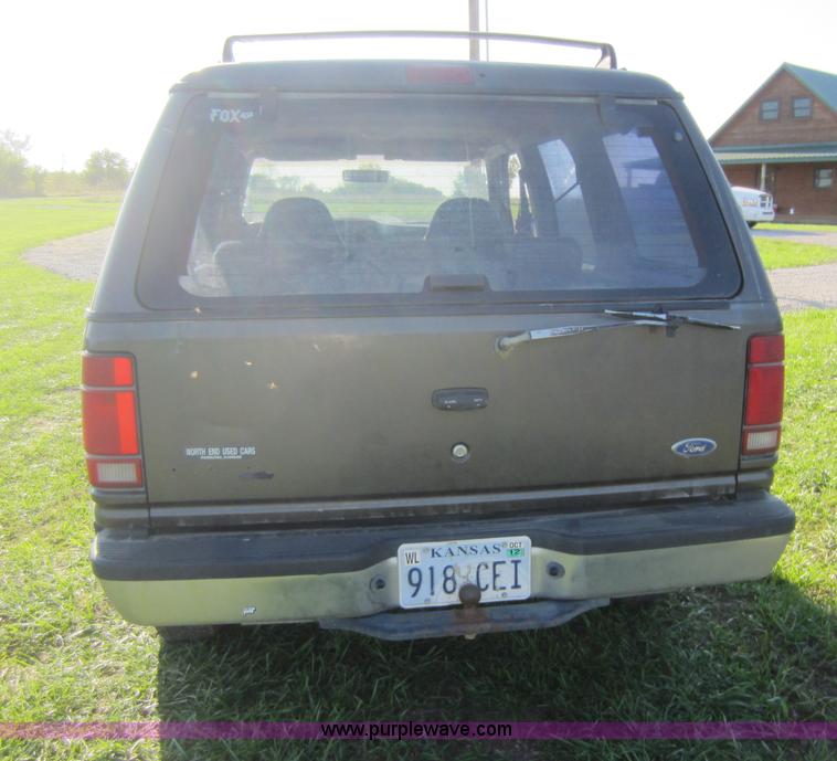 image for item D5677 1991 Ford Explorer SUV