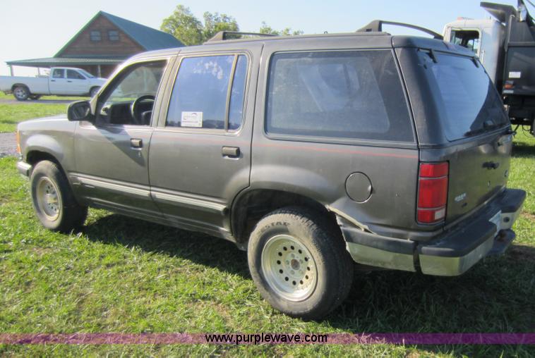 image for item D5677 1991 Ford Explorer SUV