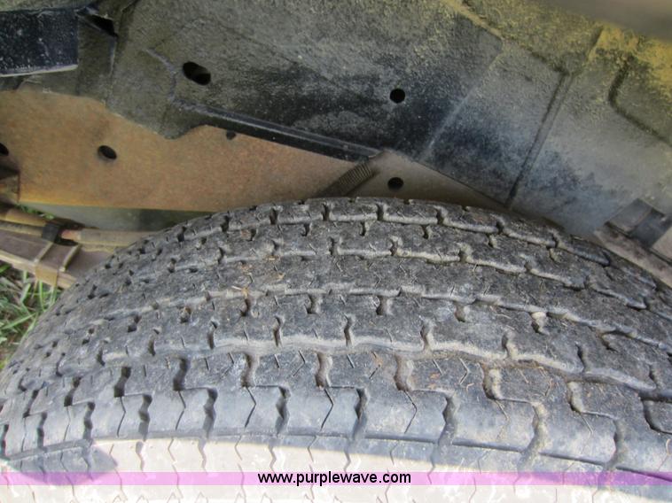 image for item D5677 1991 Ford Explorer SUV