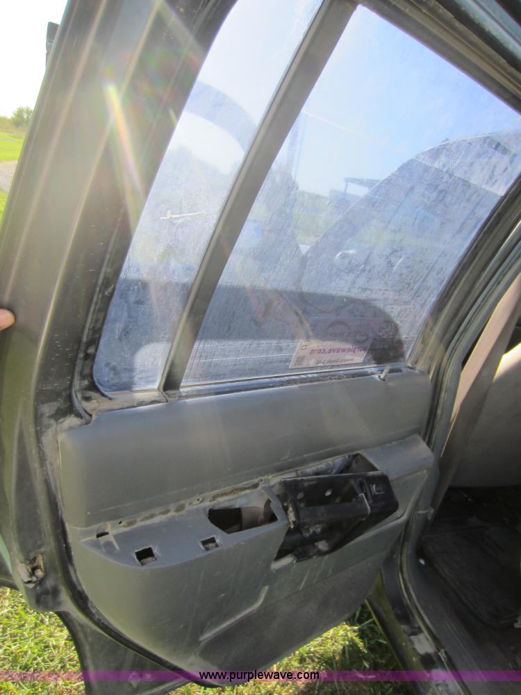 image for item D5677 1991 Ford Explorer SUV