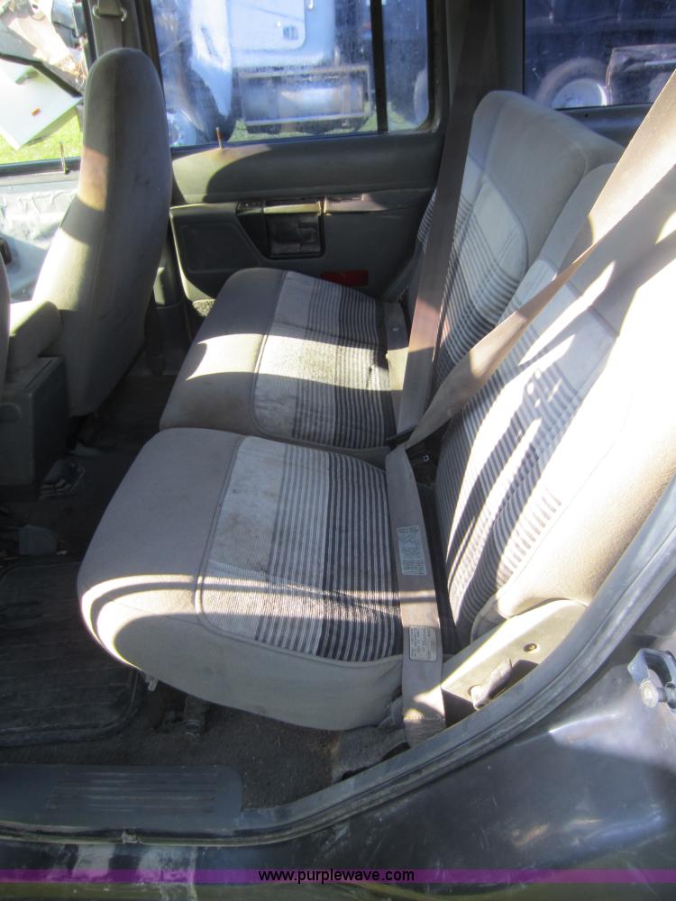 image for item D5677 1991 Ford Explorer SUV
