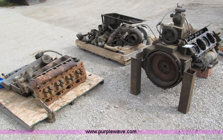 image for item E5550 Cummins VT903 turbo diesel engine