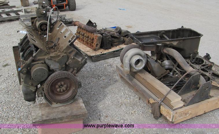 image for item E5550 Cummins VT903 turbo diesel engine