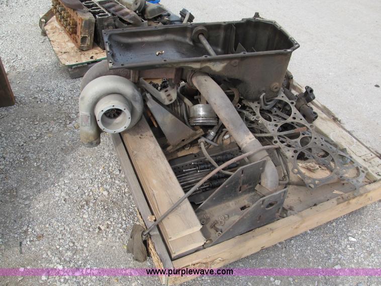 image for item E5550 Cummins VT903 turbo diesel engine