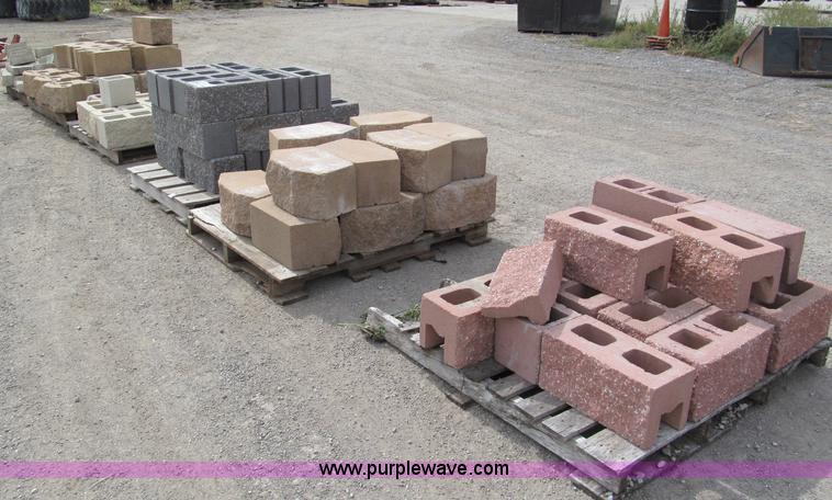 image for item E5552 Assorted blocks and stones