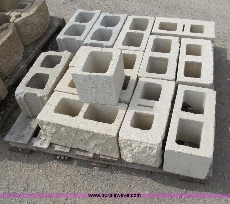 image for item E5552 Assorted blocks and stones