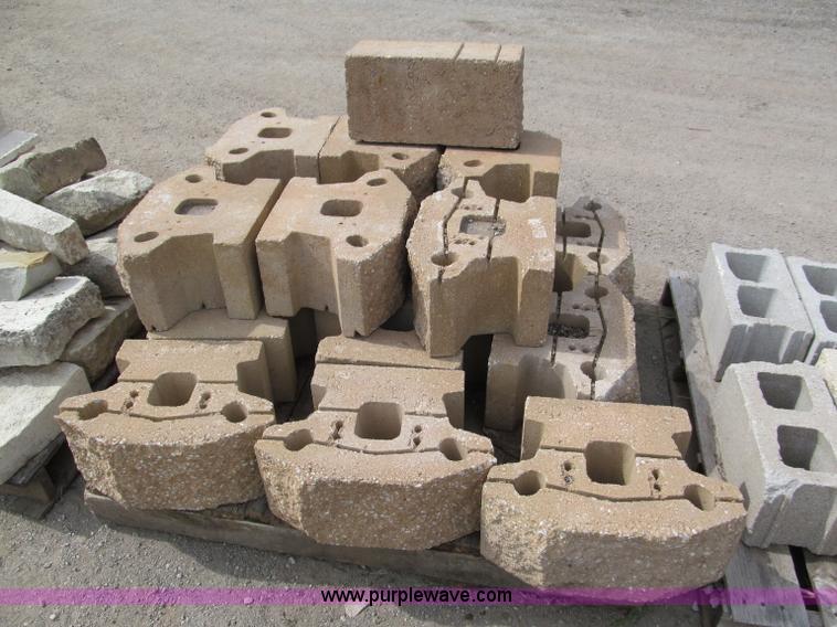 image for item E5552 Assorted blocks and stones