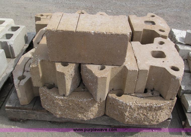 image for item E5552 Assorted blocks and stones