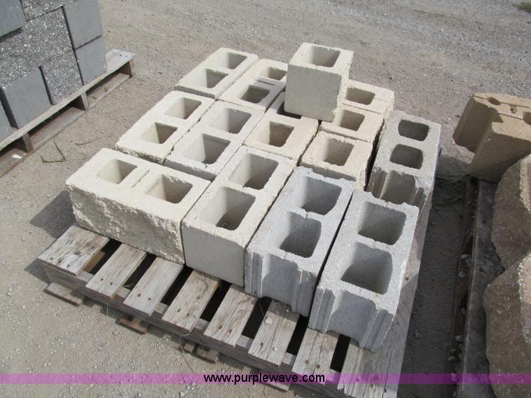 image for item E5552 Assorted blocks and stones