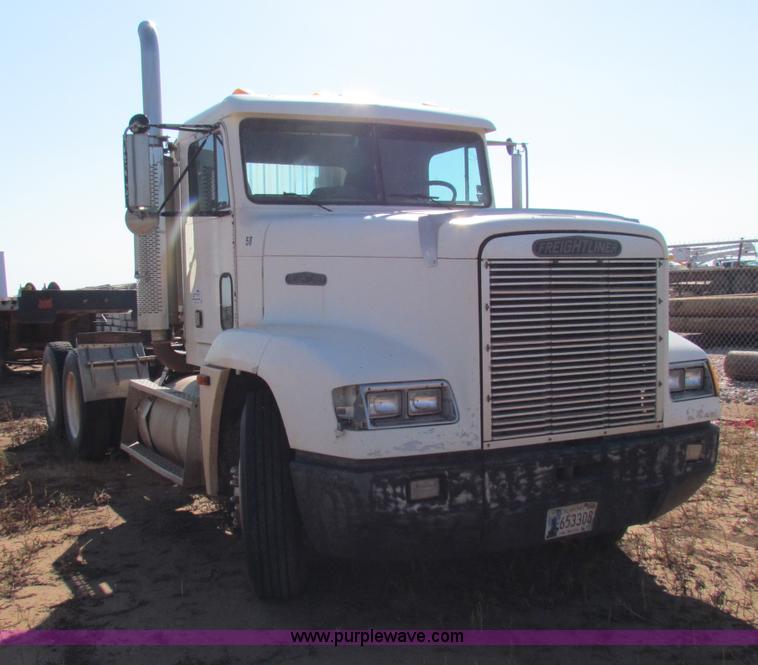 image for item E8088 1989 Freightliner FLD semi truck